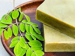 💚 Moringa Glow Bar